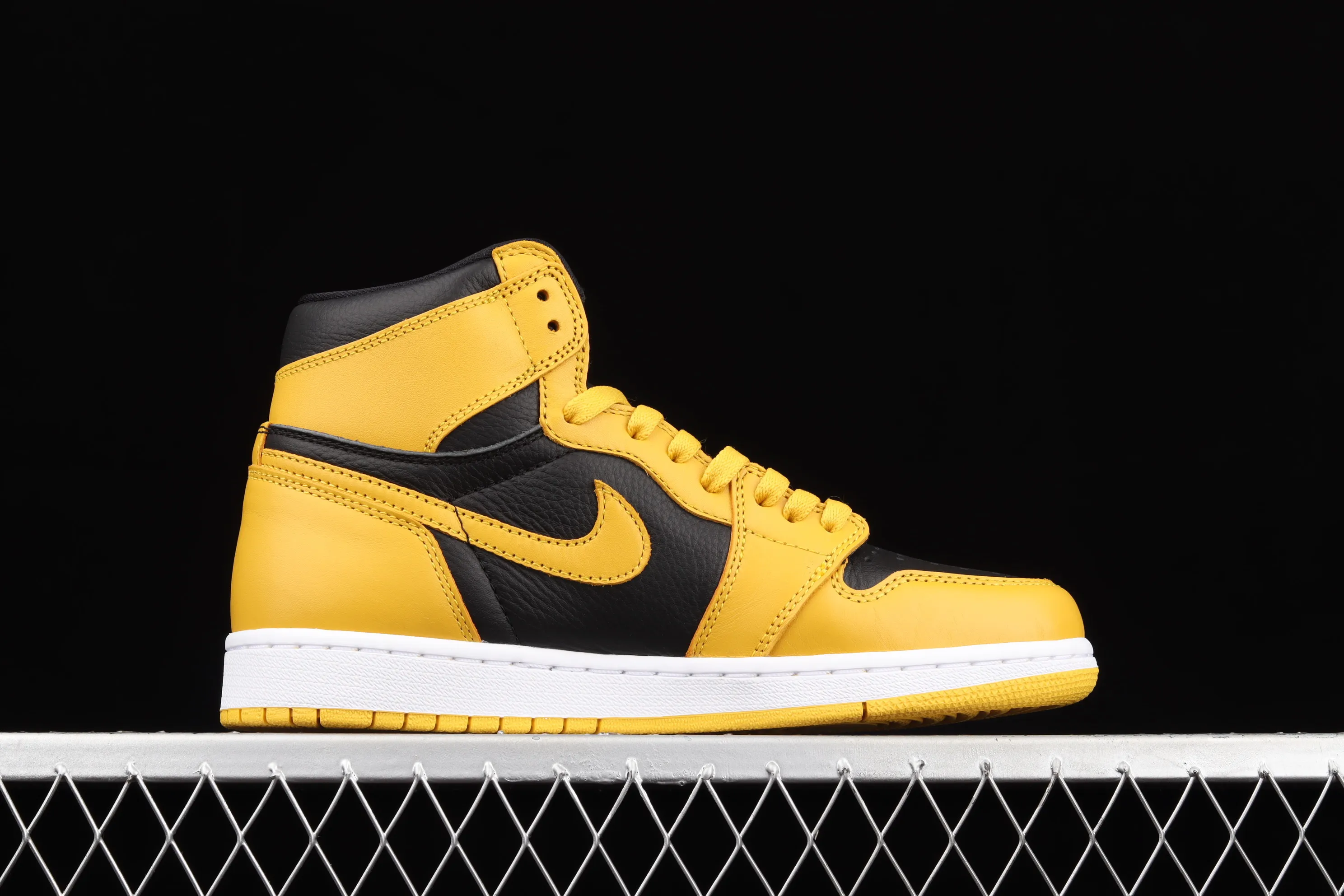 All categories Air Jordan Jordan series basketball shoes Air Jordan 1 High Air Jordan 1 High OG "Pollen" AJ1 Joe 1 new black and yellow 555088-701
